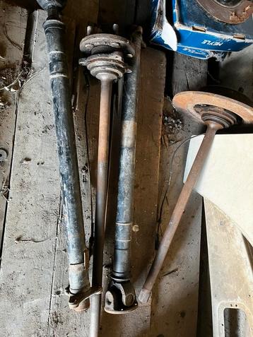 Arbres de roues arrières et de transmission  beschikbaar voor biedingen