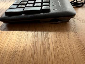 HP toetsenbord met kaartlezer beschikbaar voor biedingen