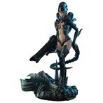 Alien Girl (Hot Toys) 1:6, Verzamelen, Ophalen of Verzenden, Zo goed als nieuw