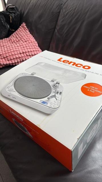 Lenco turntable L69 beschikbaar voor biedingen