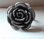 Prachtige roos ring., Ophalen of Verzenden, Zo goed als nieuw, Overige materialen, Dame