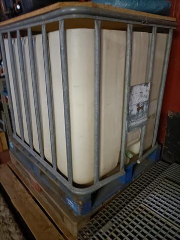 Watertank vloeistof tank 1000 liter ibc beschikbaar voor biedingen