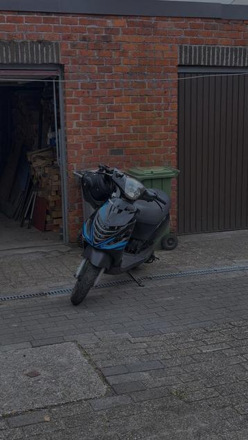 Zip 70cc b klasse beschikbaar voor biedingen