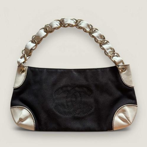 Chanel zwart witte CC schoudertas authentiek, Handtassen en Accessoires, Tassen | Damestassen, Gebruikt, Schoudertasje, Zwart