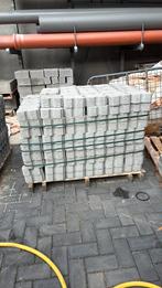 Water passerende klinkers, Tuin en Terras, Ophalen, Zo goed als nieuw, Klinkers