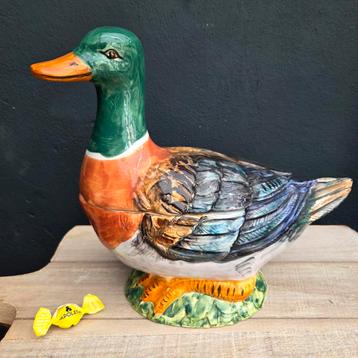 Brocante barbotine aardewerk soepterrine, eend beschikbaar voor biedingen