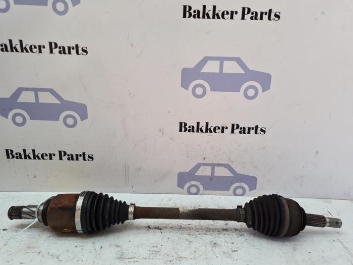 Aandrijfas links-voor van een Dacia Logan, Auto-onderdelen, Remmen en Aandrijving, Dacia, Gebruikt, 3 maanden garantie