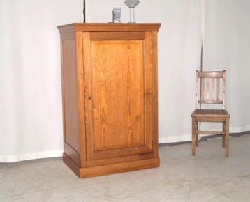 Grote antieke 1-deurs kast in pitchpine H 140 B 86 D 63 beschikbaar voor biedingen
