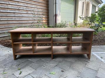 Schoenenkast beschikbaar voor biedingen