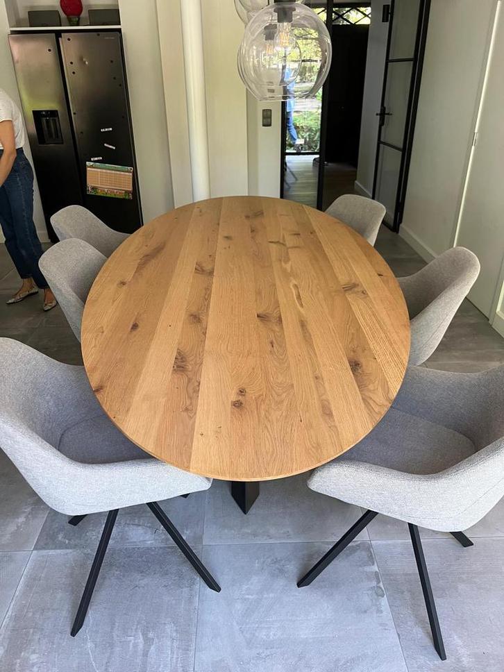 Prachige ovale tafel te koop, Huis en Inrichting, Tafels | Eettafels, Zo goed als nieuw, Ophalen