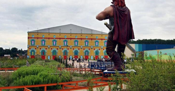 GEZOCHT !! Land van ooit Tongeren Foto’s/merchandise/Kranten, Tickets en Kaartjes, Theater | Overige, Eén persoon