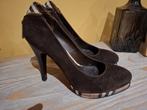 Burberry stijlvolle elegante pumps met rode zool, Pumps, Bruin, Ophalen of Verzenden, Burberry