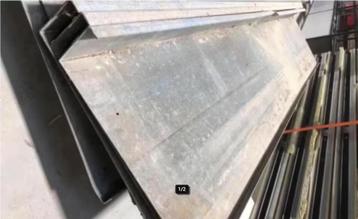 stalen platen/ panelen beschikbaar voor biedingen