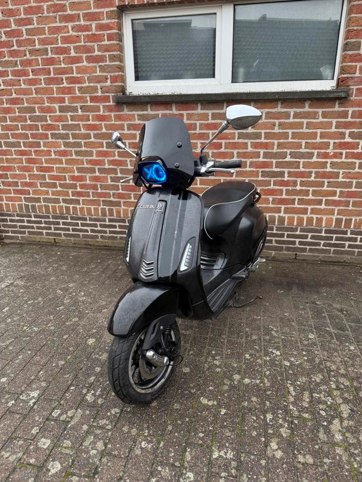Vespa sprint B-klasse full option, Fietsen en Brommers, Scooters | Vespa, Ophalen