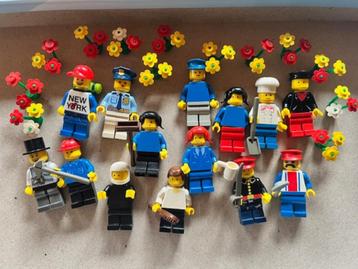14 figurines Lego différentes + 13 fleurs, Enlèvement ou Envoi, Comme neuf, Briques en vrac, Lego