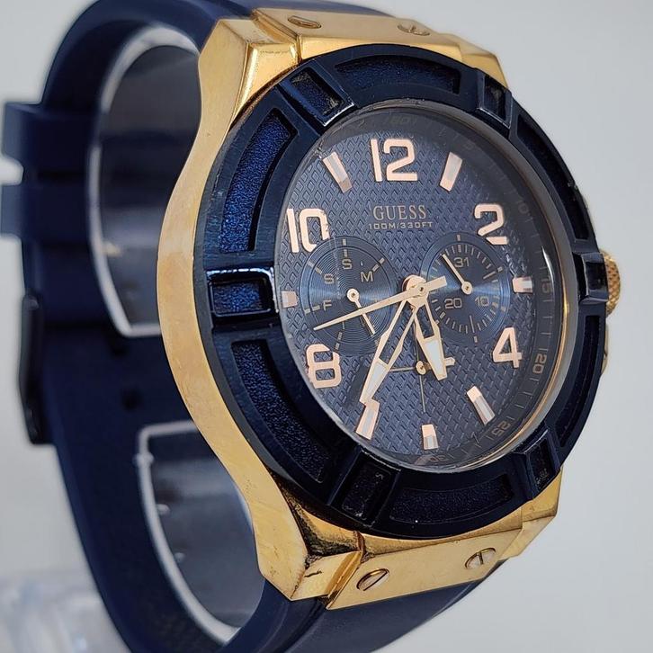 Guess Watches  - Horloge - Denim - Blauw - 45 mm 110  euro, Handtassen en Accessoires, Antieke sieraden, Goud, Ophalen