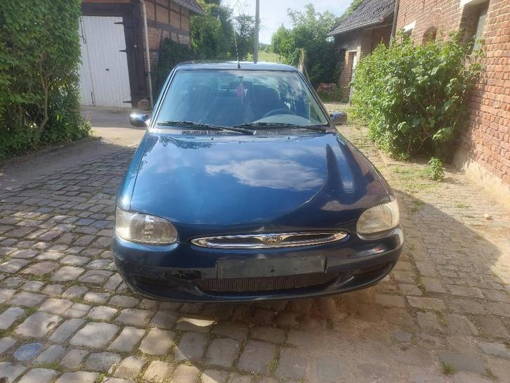 ford escort ghia 1996, Auto's, Ford, Particulier, Escort, Elektrische ramen, Benzine, Coupé, 5 deurs, Automaat, Blauw, Ophalen