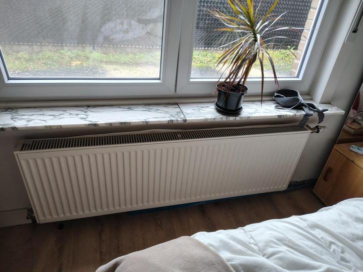 Radiatoren (5 stuks) met thermostatische kranen, Doe-het-zelf en Bouw, Verwarming en Radiatoren, Zo goed als nieuw, Radiator, 800 watt of meer