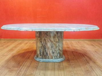TE KOOP! Prachtige marmeren eettafel in OOSTENDE  beschikbaar voor biedingen