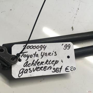 Toyota Yaris 1999 Wagennr 2000094 Gasveren set achterklep beschikbaar voor biedingen