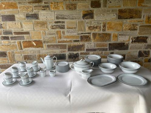 Service de Table complet (75 pièces), Maison & Meubles, Cuisine | Vaisselle, Comme neuf, Service complet, Autres styles, Porcelaine