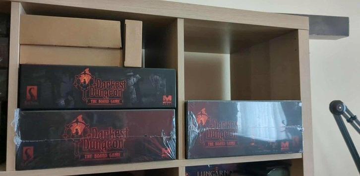 Darkest dungeon - bordspel - KS all in, Hobby en Vrije tijd, Gezelschapsspellen | Bordspellen, Nieuw, Een of twee spelers, Drie of vier spelers