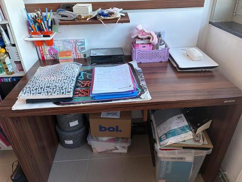 Bureau van Istikbal, Huis en Inrichting, Bureaus, Zo goed als nieuw, Bureau, Ophalen