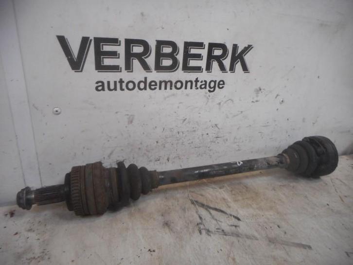 AANDRIJFAS RECHTS ACHTER BMW 3 serie (E36 / 4), Auto-onderdelen, Remmen en Aandrijving, BMW, Gebruikt