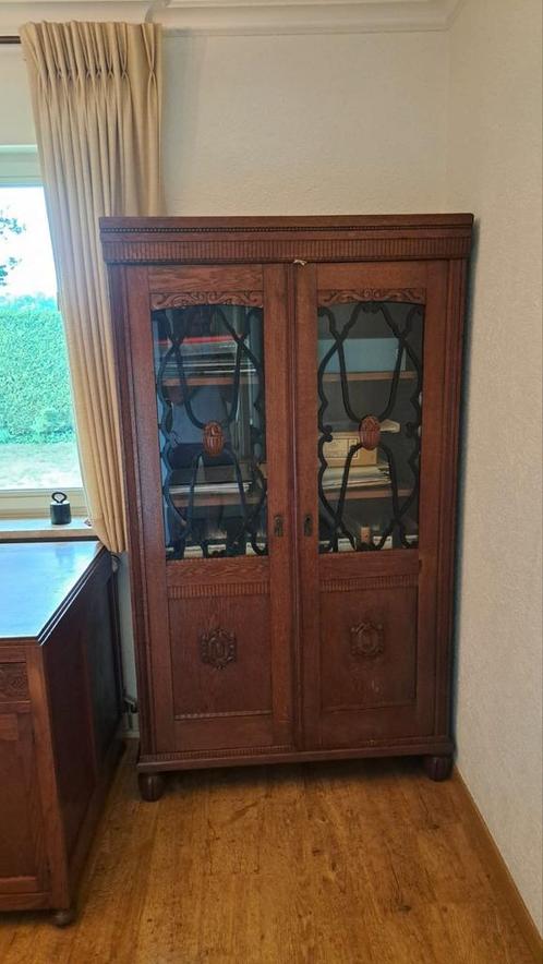 Vitrinekast art deco Amsterdamse school antiek, Antiek en Kunst, Antiek | Meubels | Kasten, Ophalen