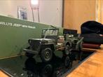 Willys Jeep met trailer Autoart 1/18 (Army Green), Enlèvement ou Envoi, Comme neuf, Voiture, Autoart