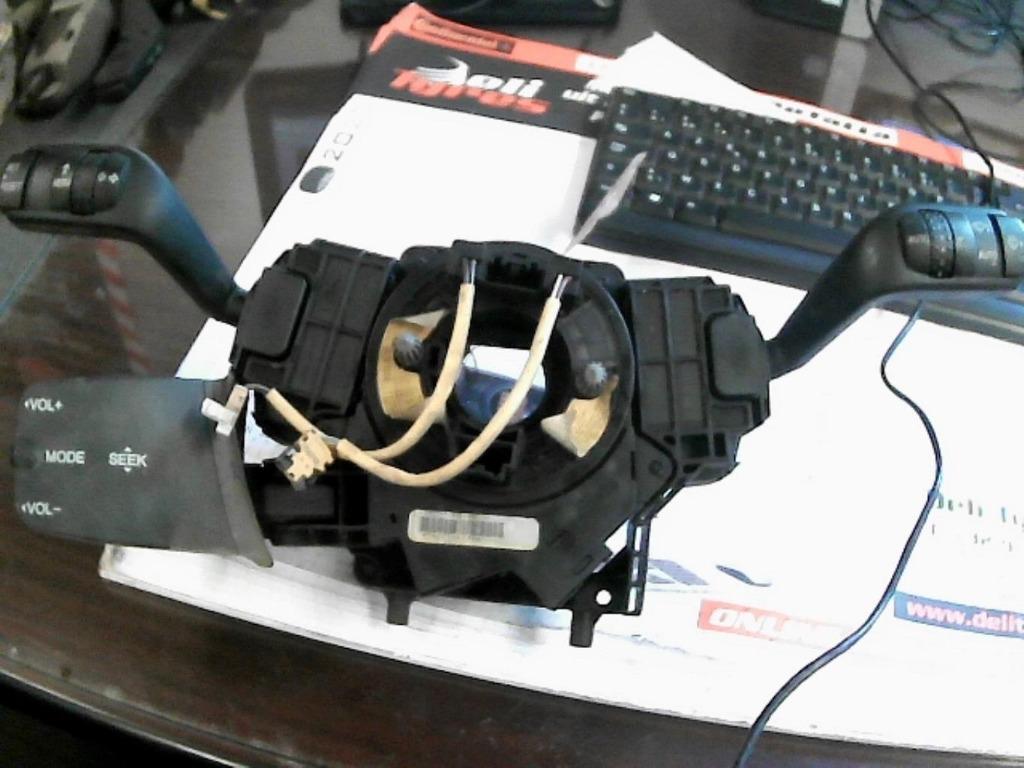 Commodo Ford Focus 57156999 (135), Autos : Pièces & Accessoires, Autres pièces automobiles, Ford, Utilisé, Enlèvement ou Envoi