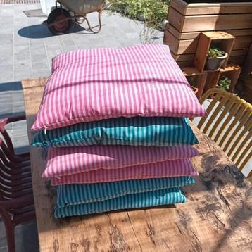 6 kussens voor buiten beschikbaar voor biedingen