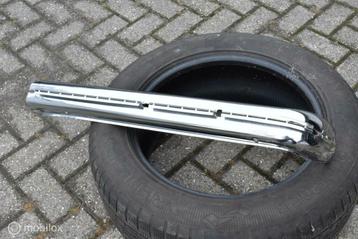 NOS: Achterbumper R chroom Mercedes W115 beschikbaar voor biedingen