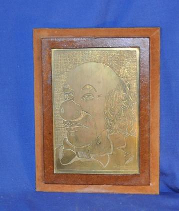 gravure clown sur plaque de cuire tour bois  beschikbaar voor biedingen