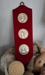 Vintage fluwelen houder met 3 mini fotolijstjes, barok dames, Enlèvement ou Envoi