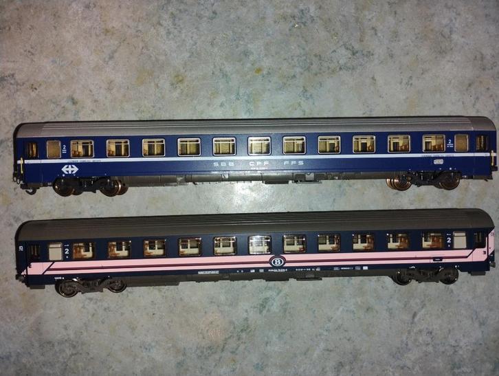 Roco H0 Exact 303mm SNCB I6 Bcm + SBB BcmZ couchette, Hobby en Vrije tijd, Modeltreinen | H0, Gebruikt, Wagon, Gelijkstroom of Wisselstroom