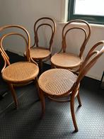 Thonet stoelen, Enlèvement