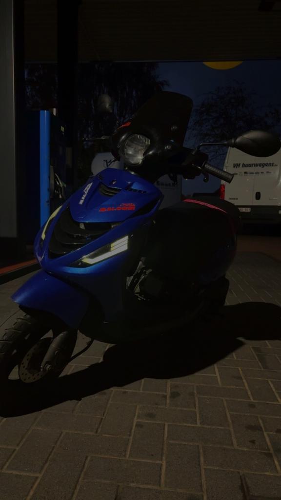 Zip snelle 50cc, Vélos & Vélomoteurs, Scooters | Piaggio, Utilisé, Zip, Classe A (25 km/h), Deux-temps, Enlèvement