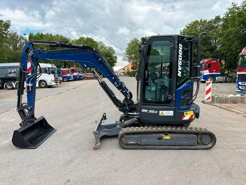 Doosan DX 35 Z - Like new! (bj 2023), Zakelijke goederen, Machines en Bouw | Kranen en Graafmachines, Graafmachine