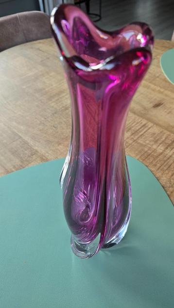 VAL SAINT LAMBERT  Vaas (mauve) beschikbaar voor biedingen