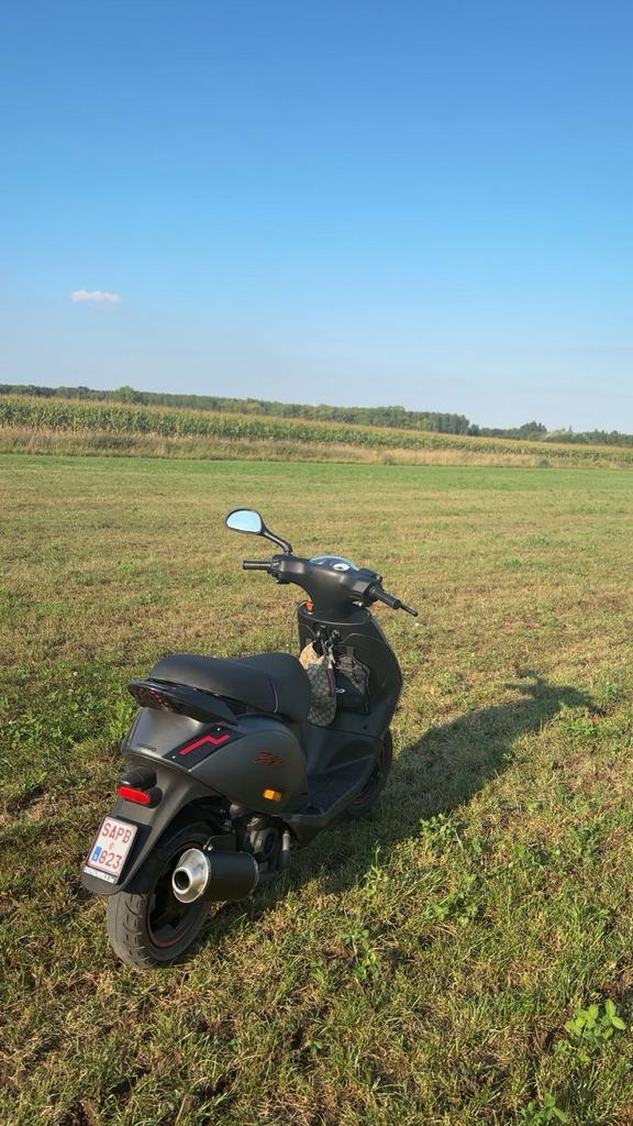 piaggio zip 80cc A klasse, Fietsen en Brommers, Scooters | Piaggio, Zo goed als nieuw, Zip, Klasse A (25 km/u), Benzine, Ophalen
