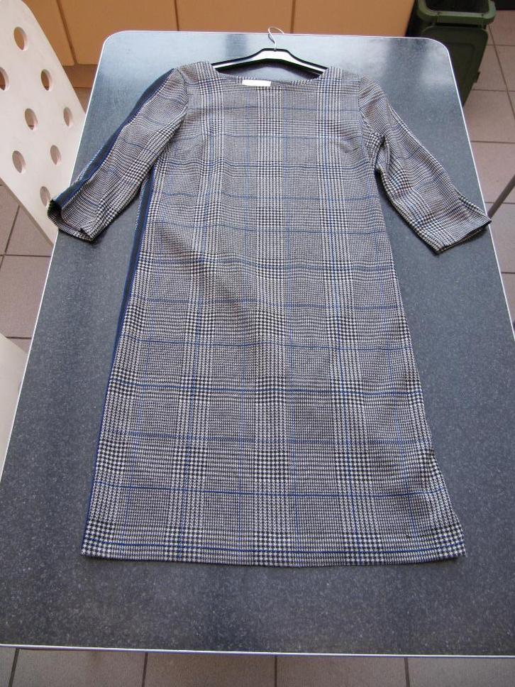 jurk zwart- wit geruit met blauwe lijn + streep opzij small, Kleding | Dames, Jurken, Gedragen, Maat 36 (S), Ophalen of Verzenden