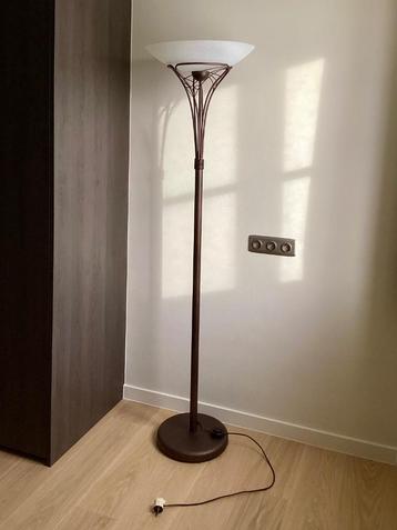 Vloerlamp - staanlamp. Hoogte 182 cm. beschikbaar voor biedingen