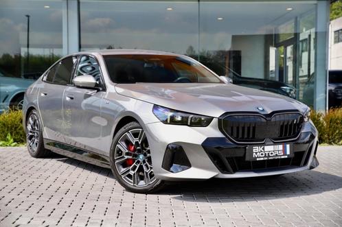 BMW i5 eDrive40 83.9kW M-PACK/LED/CARPLAY/TREKHAAK/CAMERA, Auto's, BMW, Particulier, Te koop, i5, ABS, Achteruitrijcamera, Adaptieve lichten