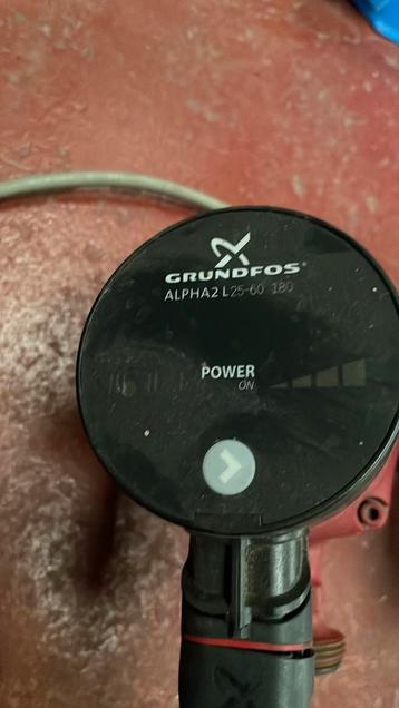 Grundfos alpha 2 circulatie pomp beschikbaar voor biedingen