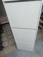 Schoenenkast, Ophalen