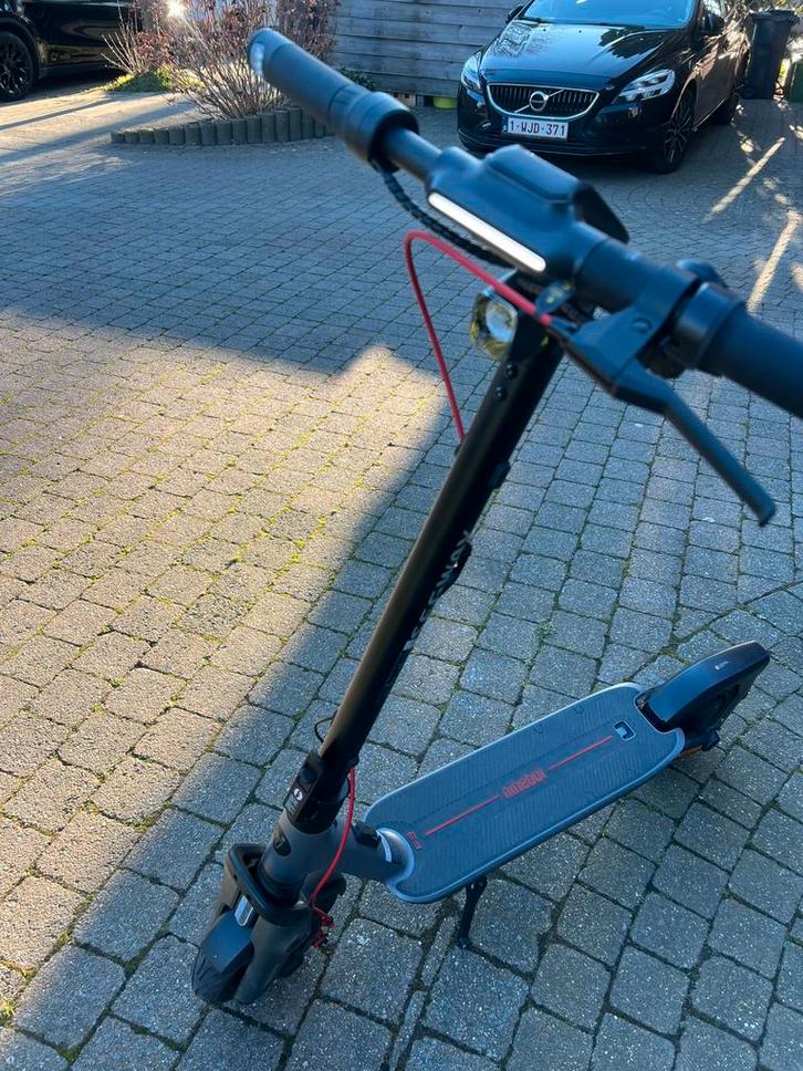 Te koop: Ninebot Segway F3 – letterlijk zo goed als nieuw, Fietsen en Brommers, Steps, Nieuw, Elektrische step (E-scooter), Ophalen