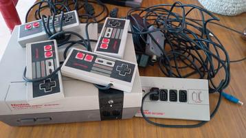 Nintendo NES console en 12 spellen beschikbaar voor biedingen