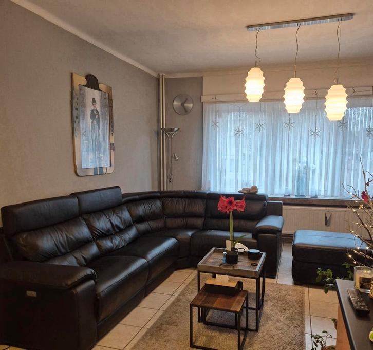 Zwart lederen hoeksalon met relaxen en poef in zwart  leder, Maison & Meubles, Canapés | Repose-pieds & Poufs, Comme neuf, Cuir