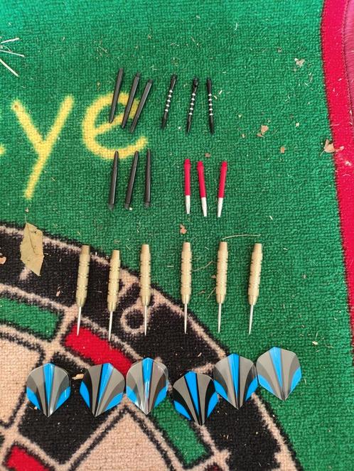 Dart pijlen, Hobby en Vrije tijd, Overige Hobby en Vrije tijd, Zo goed als nieuw, Ophalen